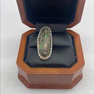 Elegant Silver and Turquoise Ring Sz 5 1/2